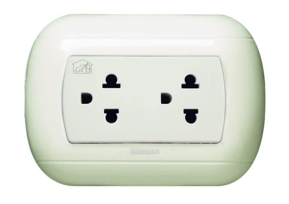TOMACORRIENTE DUPLEX UNIVERSAL MARFIL 2P+T 15/16A 250V OVAL P57
