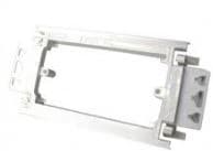 SOPORTE FIJACION BLANCO P/3 MOD P/CANALETA DLP 610965