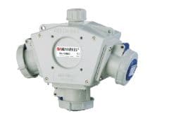 TOMA INDUSTRIAL TRIPLE 2P+T 16A 250V AZUL 6H IP67 92895